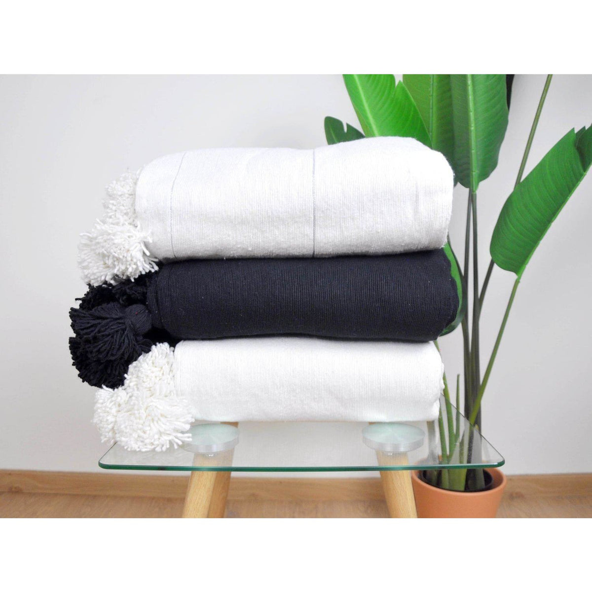 Couverture Pompon Noire